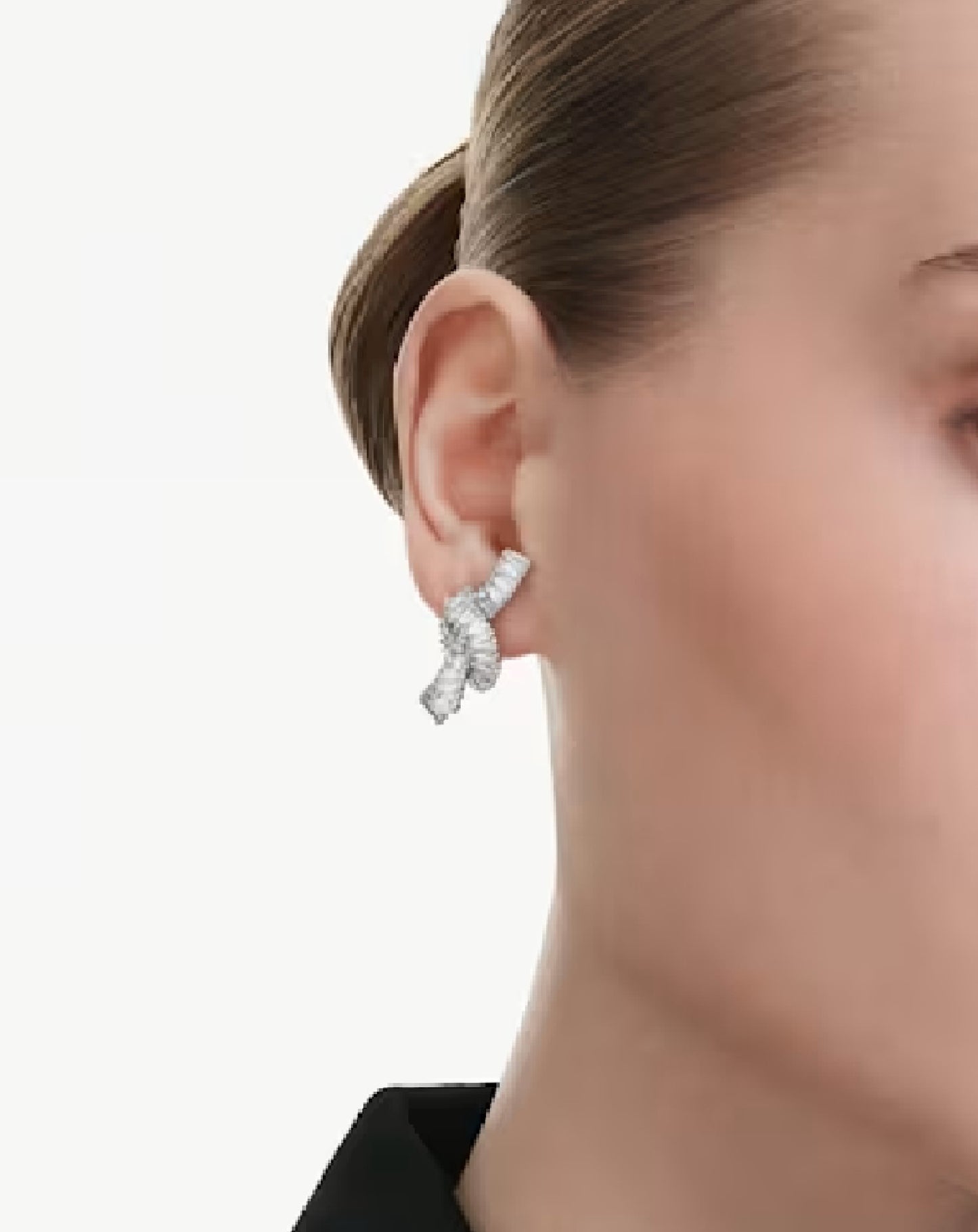 5727040 Matrix Earrring knot Baguette Cut