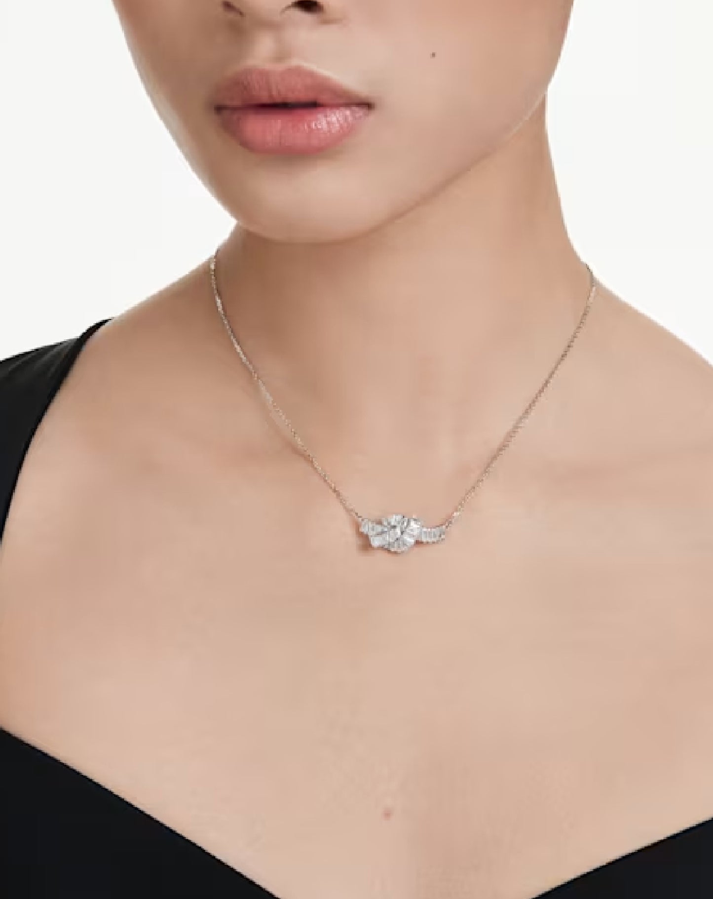 5728553 Matrix Pendant knot Baguette Cut