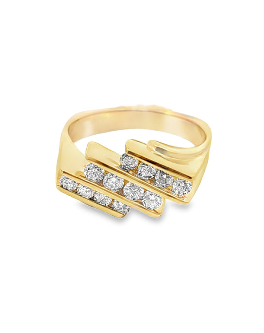 Anillo de diamantes con montura de canal de 14 kt