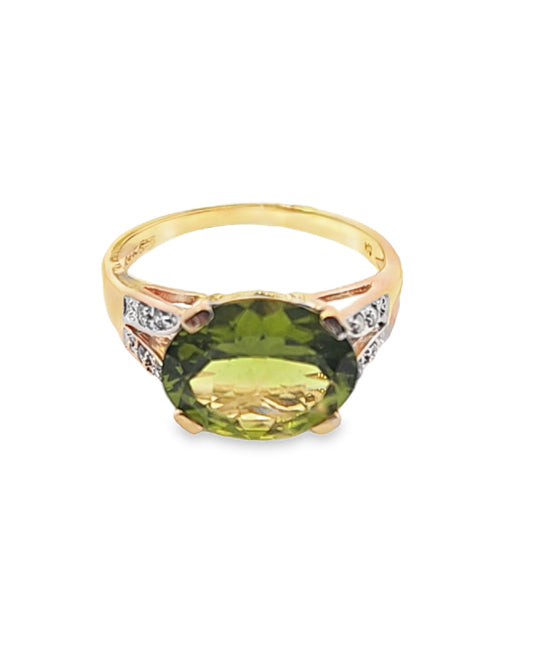 Peridot Oval Cut Diamond Ring