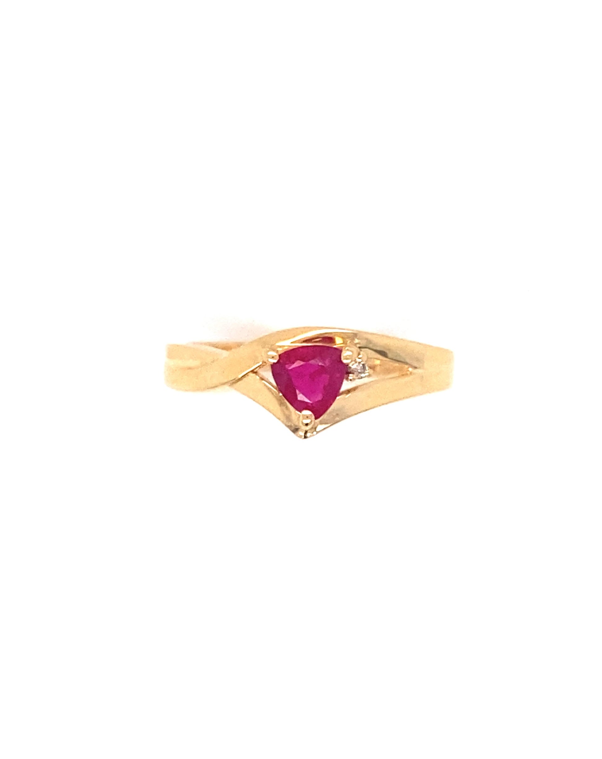 Diamonds Trillion Ruby Diamond Ring, 0.02 Ct, 0.50 Ct Rings