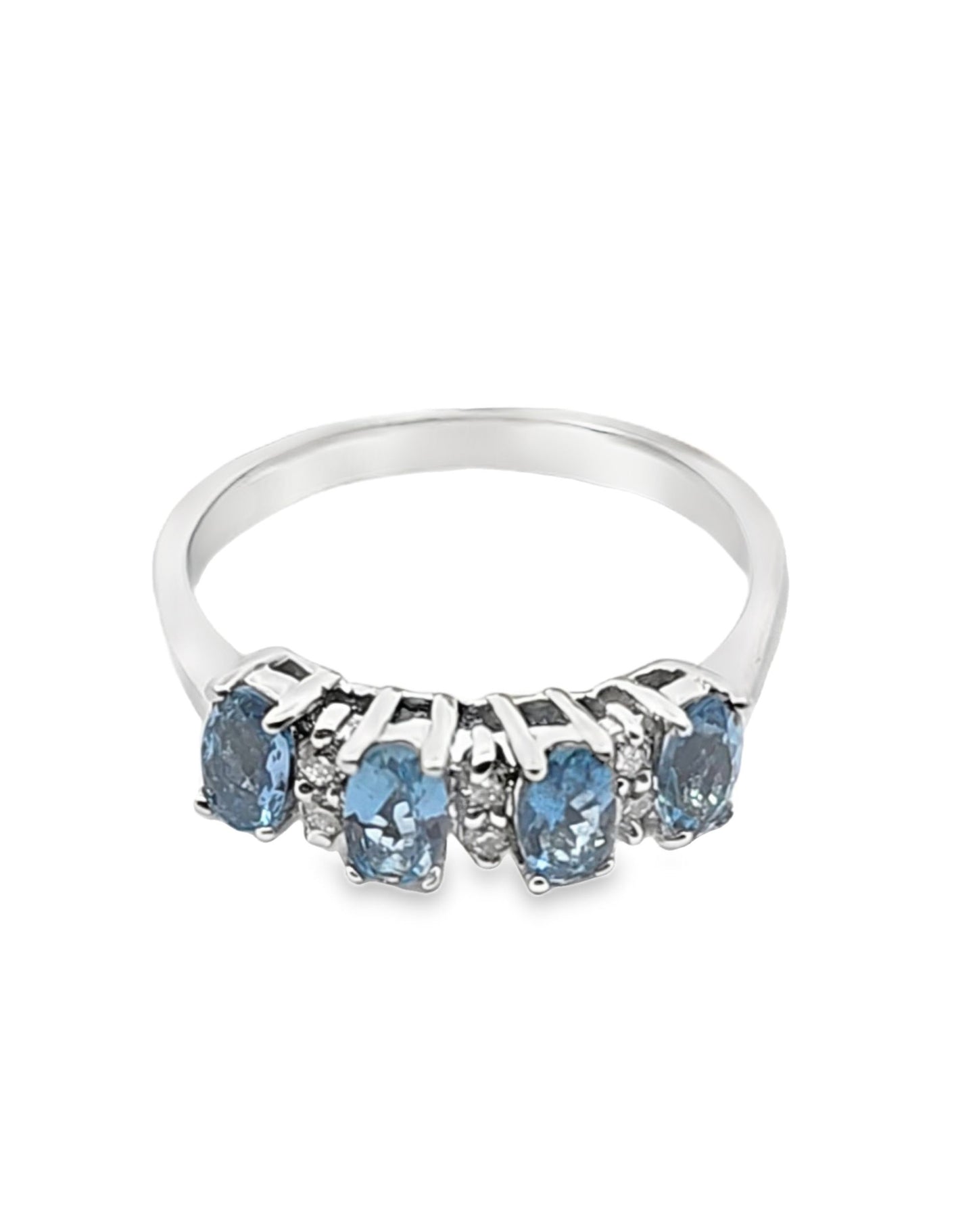 Anillo de diamante de zafiro azul ovalado de 14 kt 4