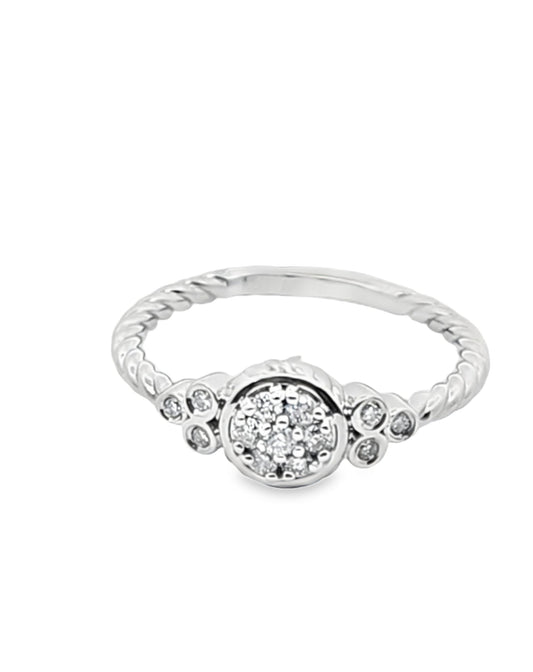 14 Kt Classic Cluster Diamond Ring