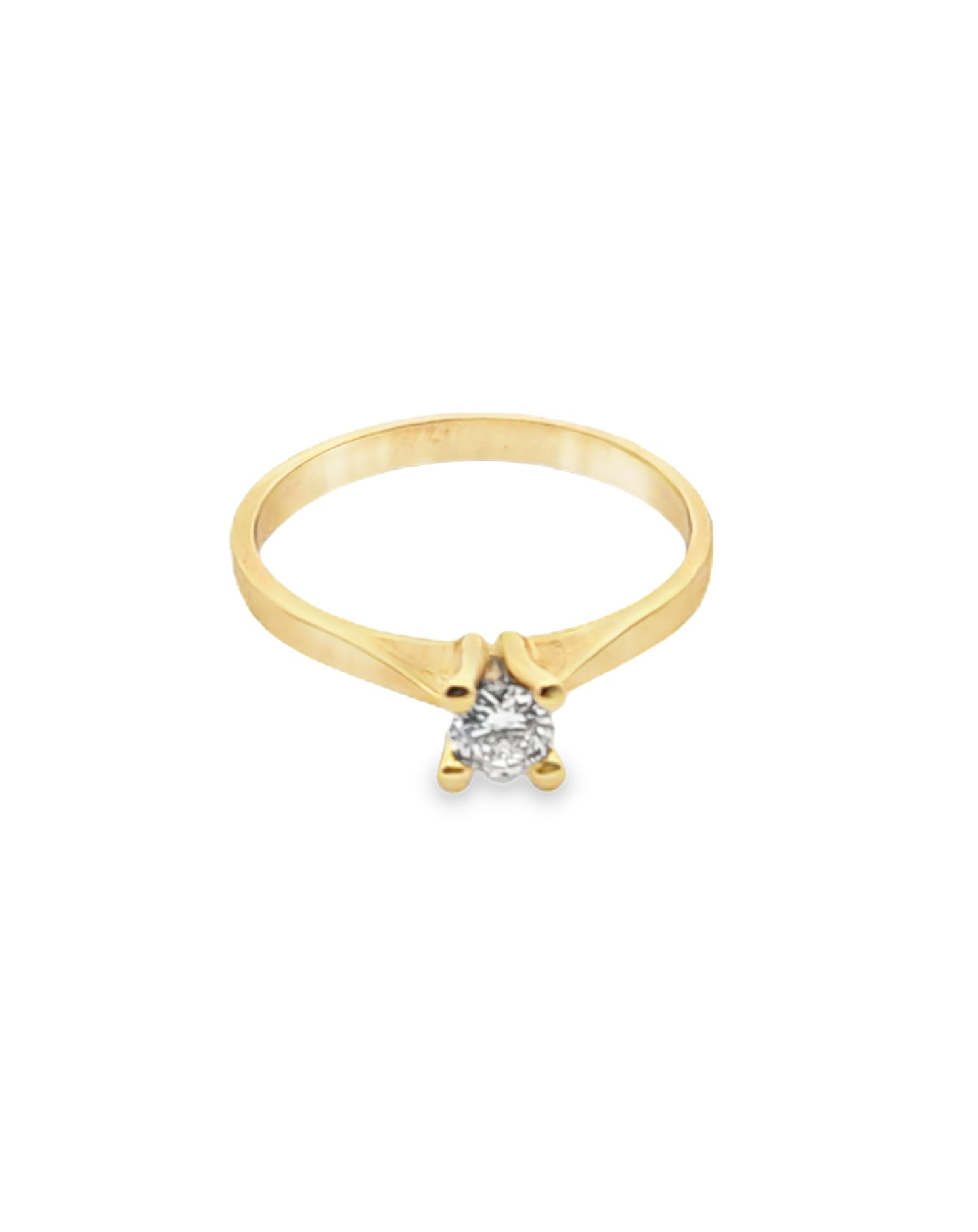 Anillo de compromiso de princesa de 18 quilates con diamantes