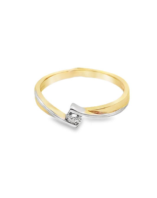 Anillo de compromiso de diamantes cruzados en oro blanco/amarillo de 18 quilates