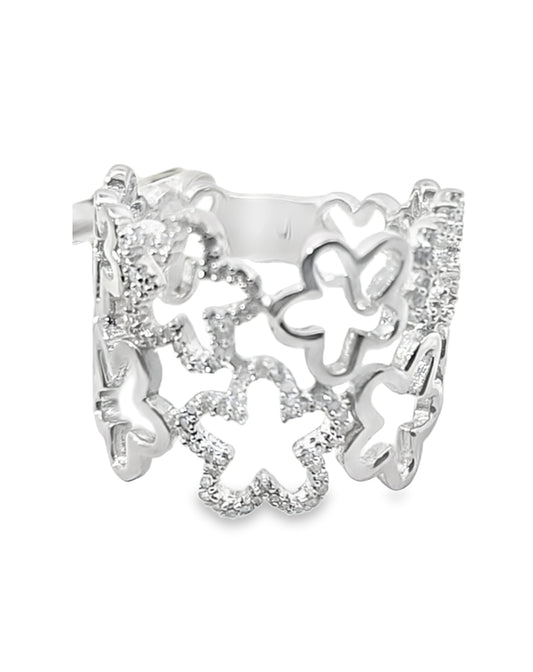 14 Kt Flower Diamond Ring