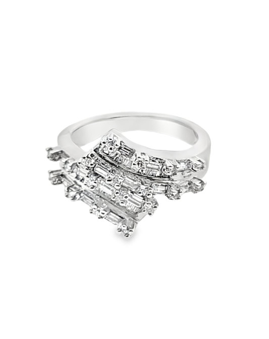 Anillo de diamantes cruzados de 14 quilates