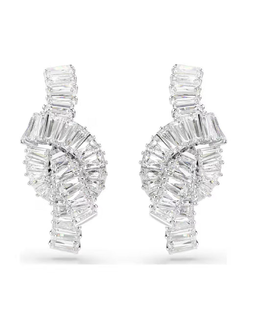 5727040 Matrix Earrring knot Baguette Cut