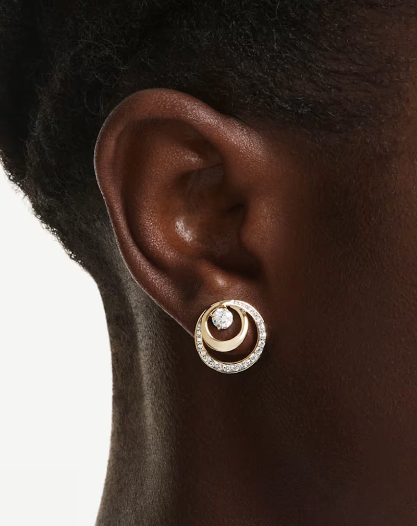 5740407 Hyperbola Stud Earrings Yellow Tone