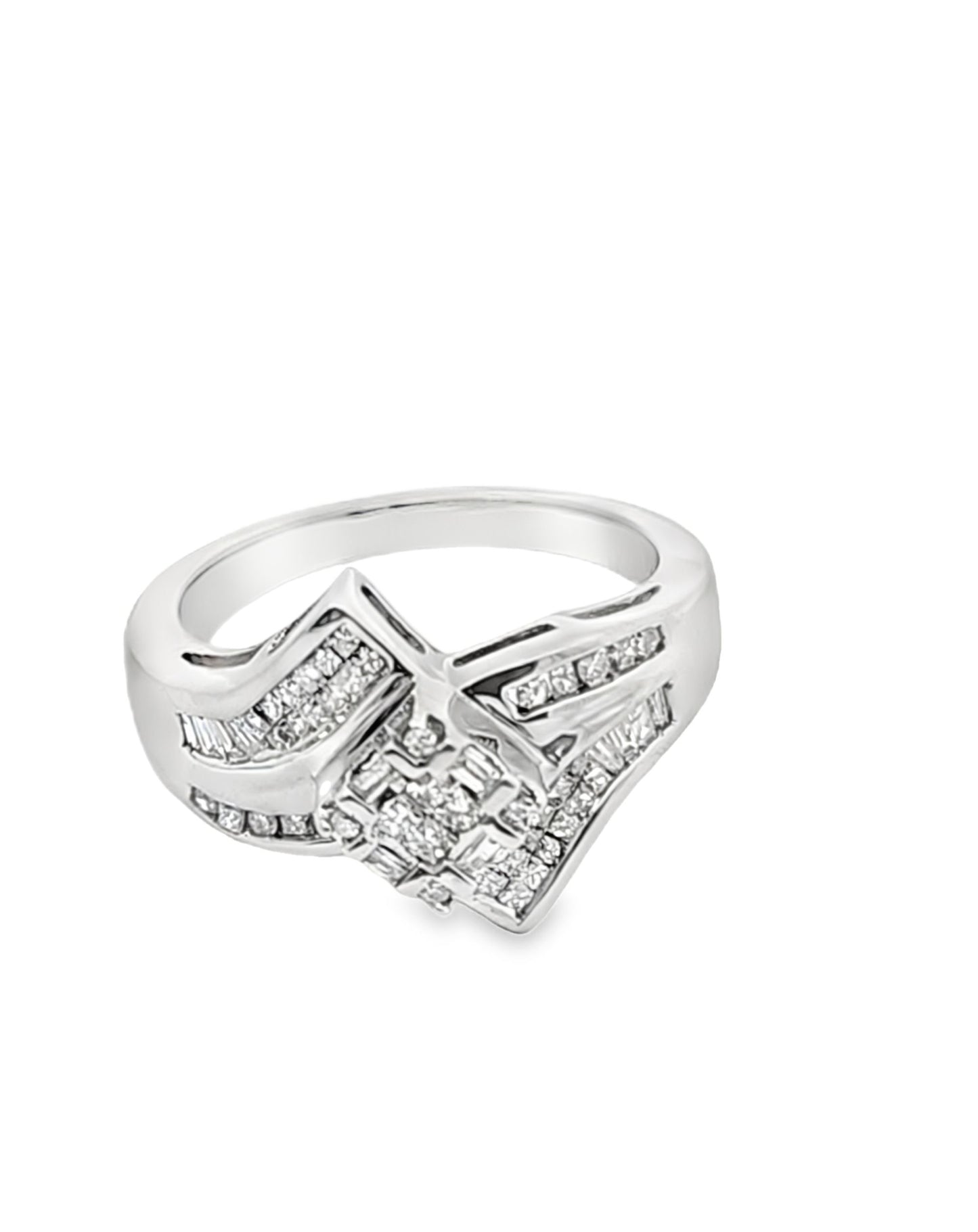 14 Kt Symmetrical Design Diamond Ring