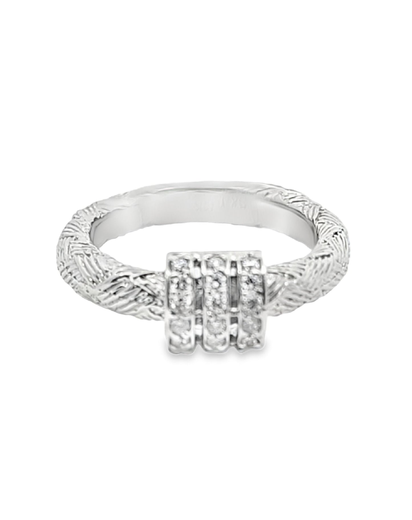 14 Kt Diamond Ring Thre lines.