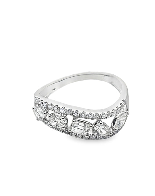 White Gold Multistone Diamond Ring with 5 diferents cuts