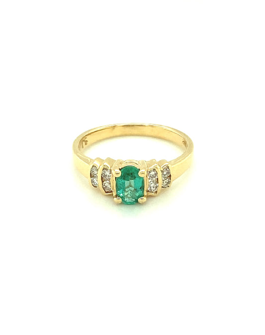 Diamonds Round Cut Emerald Diamond Ring, 0.43CT + 0.22 CT Rings