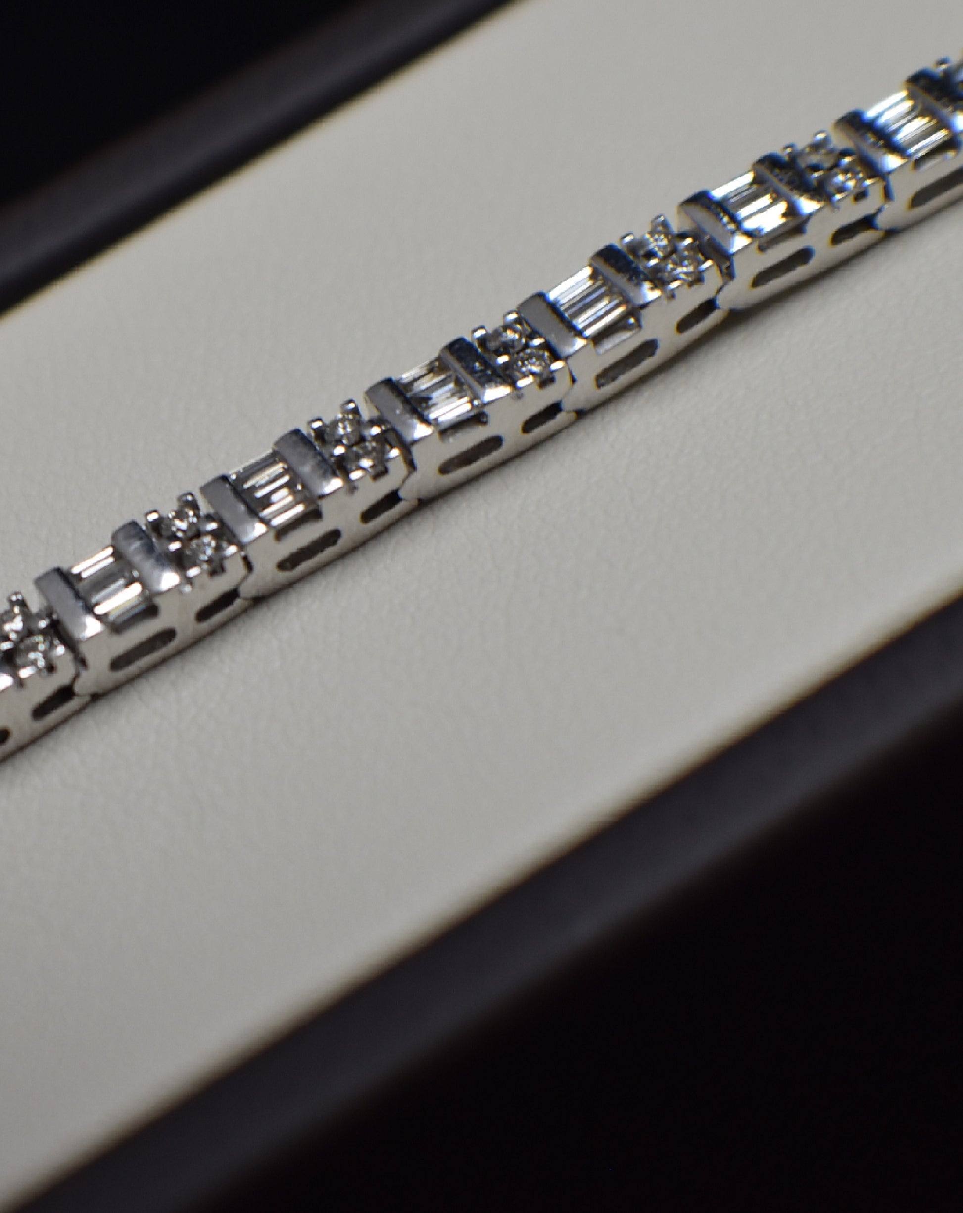 Diamonds 14Kt Baguette, Brilliant, Bracelet Bracelets